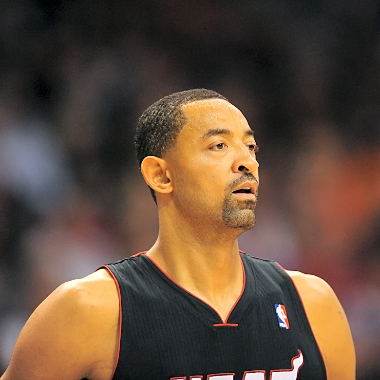 Charlotte Bobcats jersey history No. 5 Juwan Howard 2008-2009