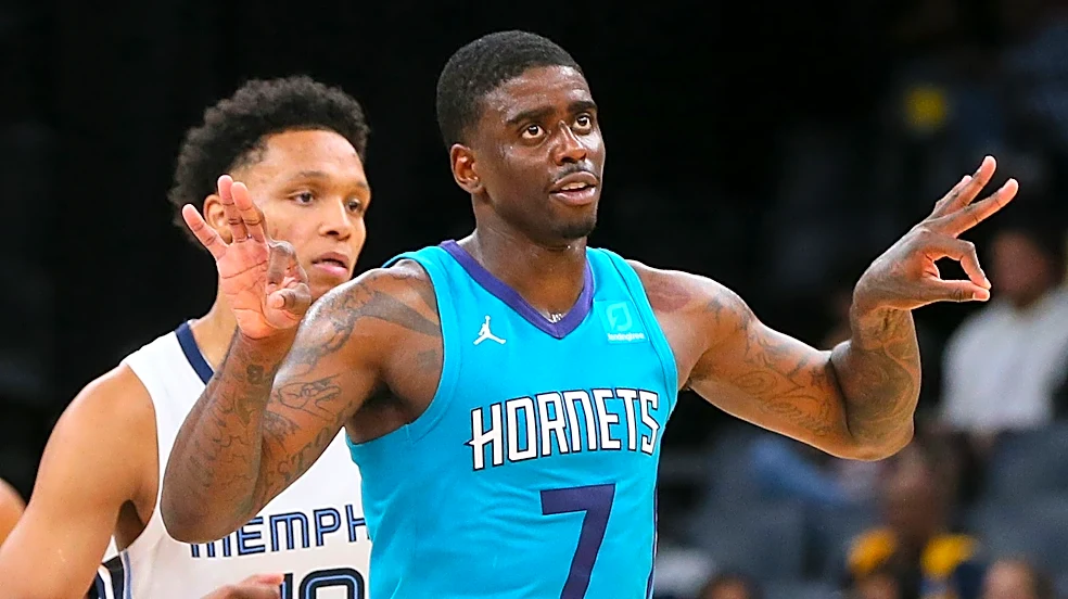 2 former Charlotte Hornets listed among best players outside the NBA