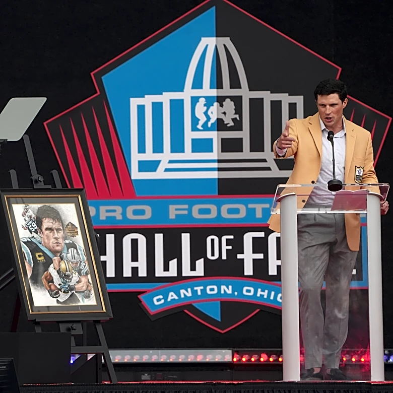 Panthers LB Luke Kuechly shouts out Saints, Drew Brees in HOF speech