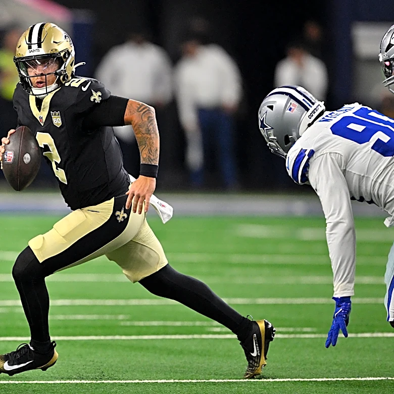 WATCH: Spencer Rattler takes it himself to extend the Saints' lead