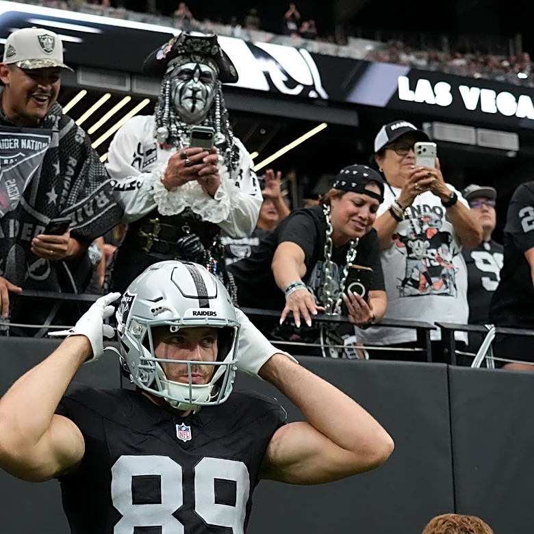 Will Brock Bowers play today? New injury report on Raiders tight end