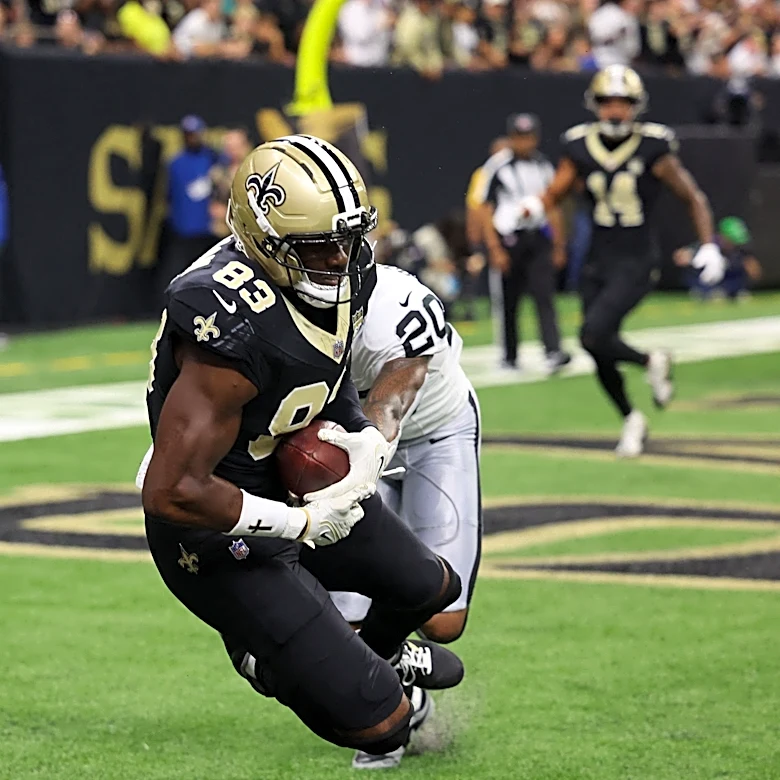 WATCH: Juwan Johnson catches early touchdown pass from Tyler Shough