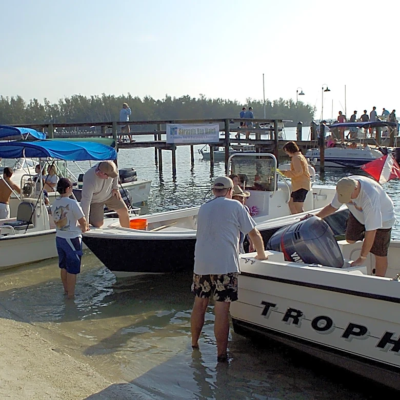 Sarasota Bay Watch seeks volunteers for Great Scallop Search eco event