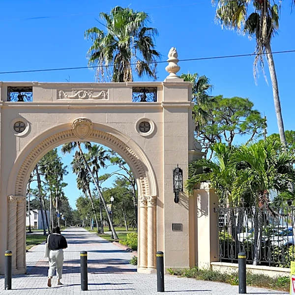 New College hits 1,000-student enrollment goal amid community concerns