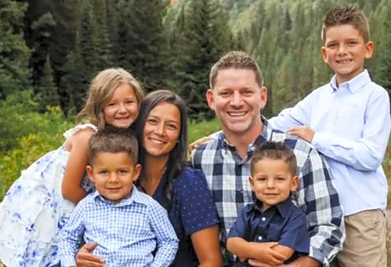 Father of four fatally struck by lightning while on jet ski in Florida