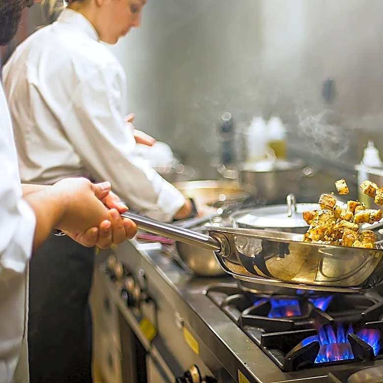 Live roaches found in latest Sarasota area restaurant inspections