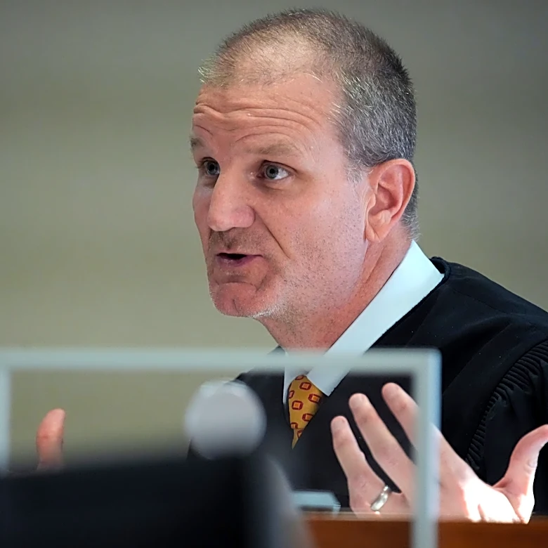 Sarasota judge accused of leaving crash scene after sideswiping vehicle