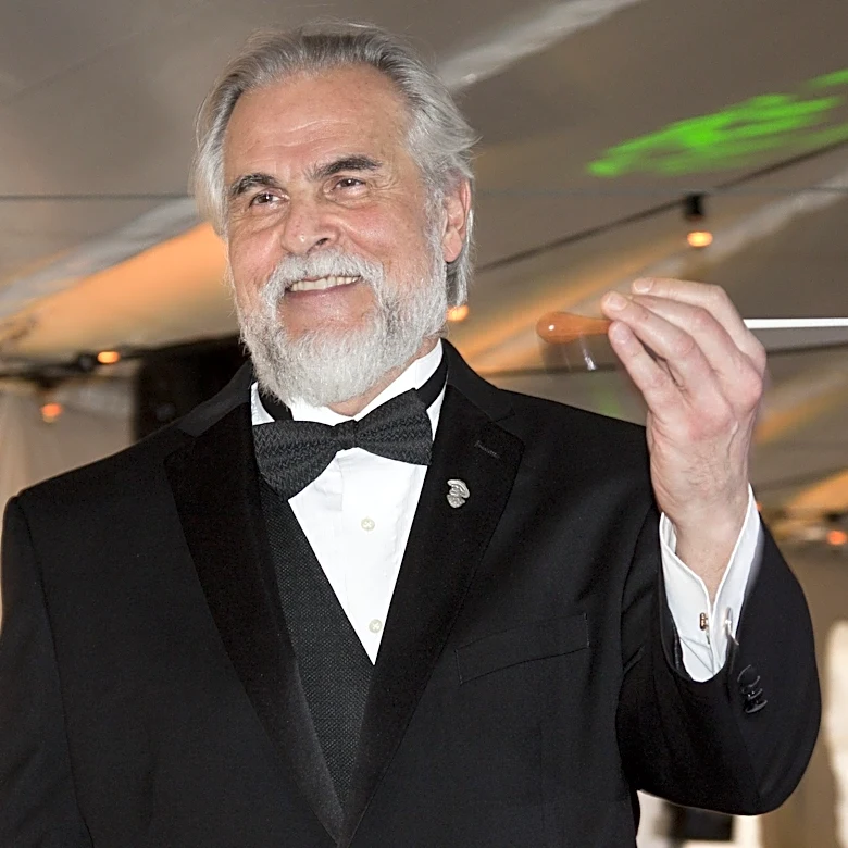 Victor DeRenzi, iconic maestro, bringing opera vision to Selby Gardens