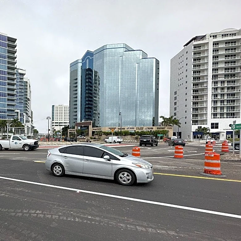 Sarasota roundabout crash kills 51-year-old motorcyclist
