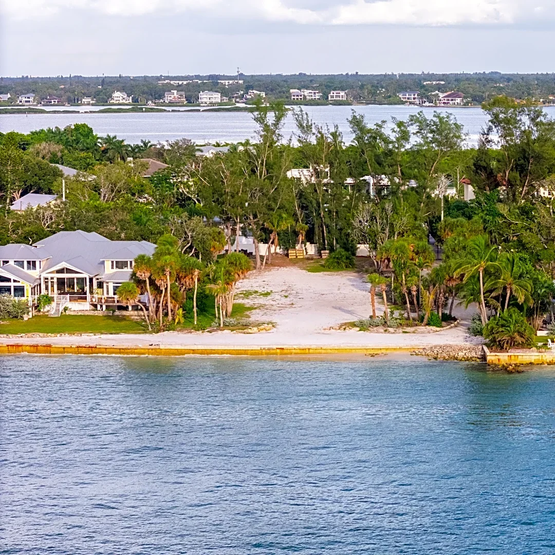 Luxury sales, lower inventory define Sarasota market as quarter ends
