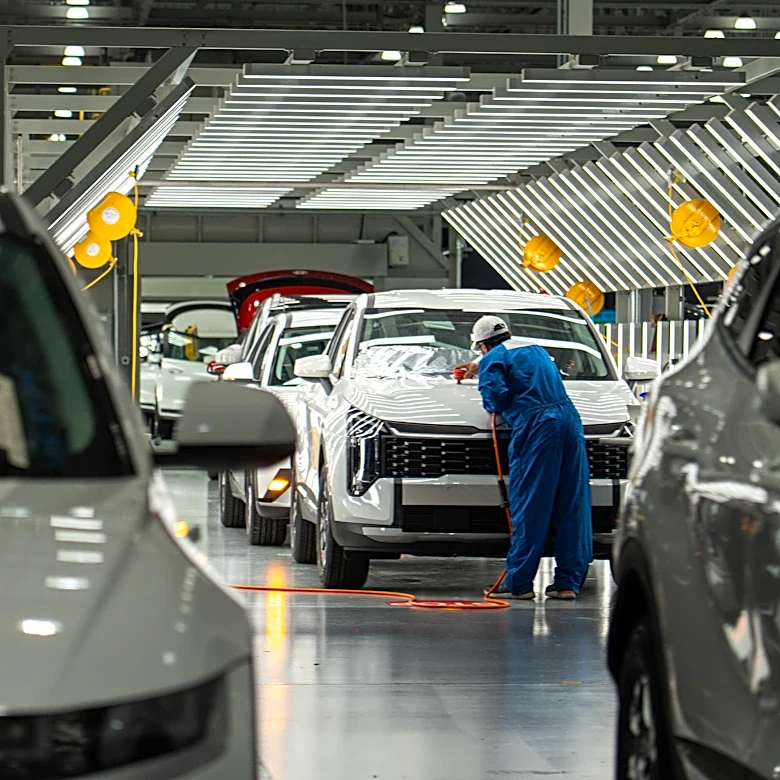 Georgia car makers pivot to hybrids as EV plans stall