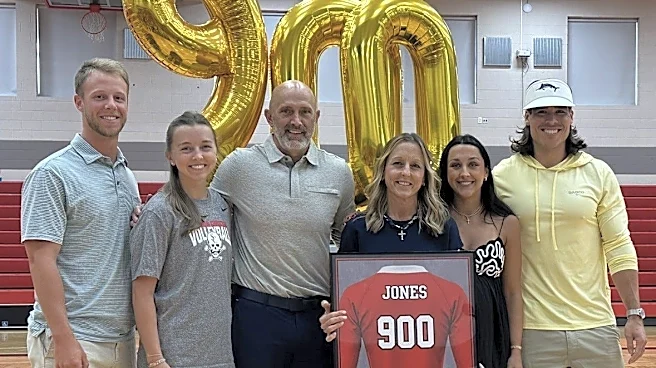 Savannah Christian volleyball coach Julie Jones reaches 900-win milestone
