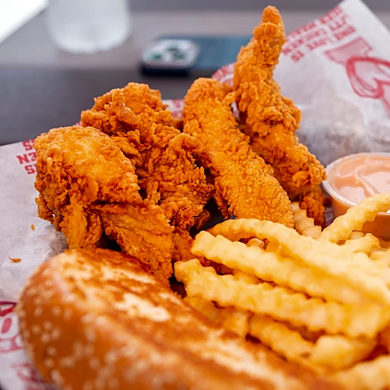 Raising Cane's announces October opening for new Georgia location