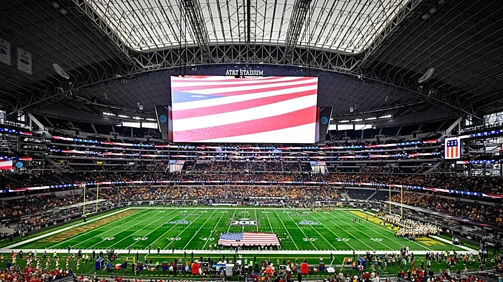 Atlanta pastor takes over Dallas Cowboys stadium for worship
