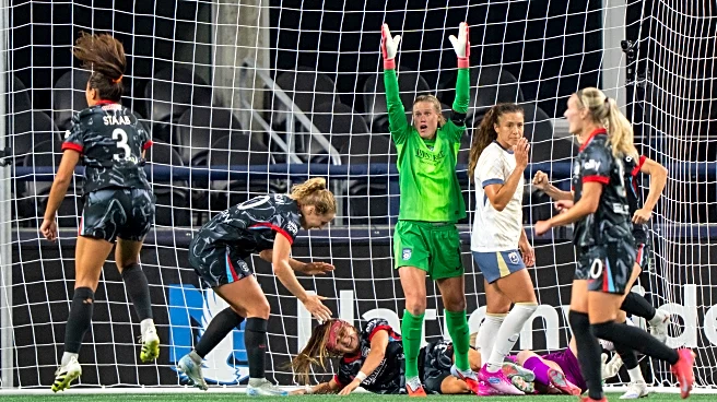 What A Moment – Must Watch: USWNT and Chicago Stars Legend GK Alyssa Naeher scores last-second equalizer against Seattle Reign