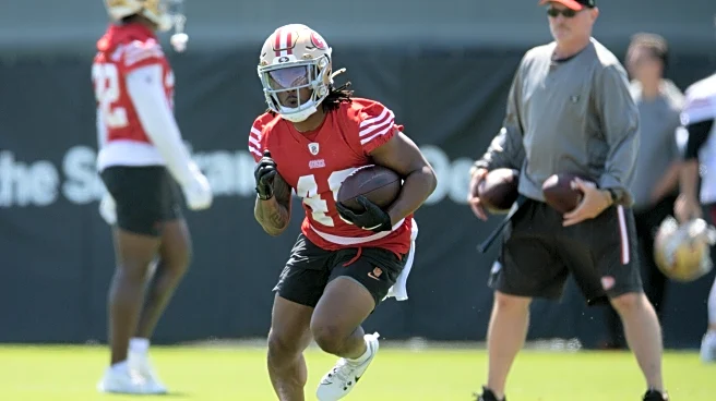 49ers waive rookie RB after severe injury; sign former Browns OL