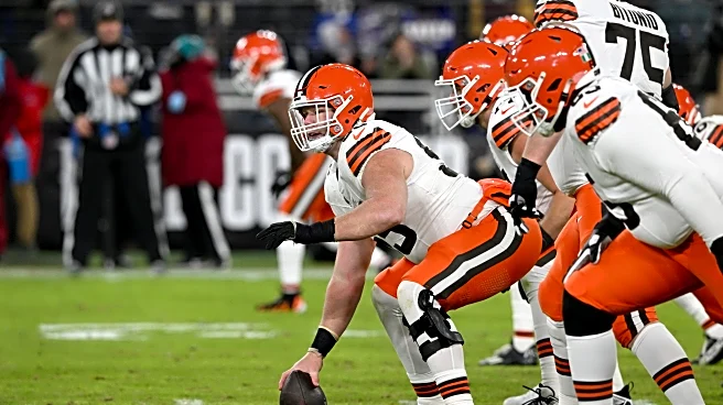 Browns injury: Ethan Pocic leaves Rams game with leg injury