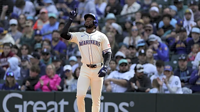 Mariners designate Dylan Moore for assignment, reinstate Víctor Robles from 60-day IL