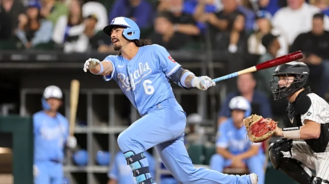 Royals overcome four-run deficit late, win 5-4 over White Sox