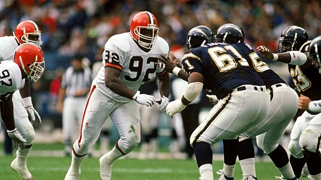 Clemson to honor former Browns DT