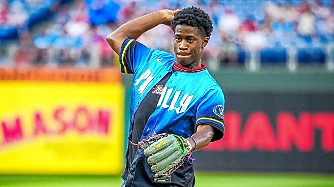VJ Edgecombe throws out first pitch at Phillies game