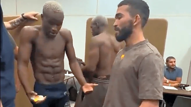 ‘Professional’ Patricio Pitbull just leaked dramatic, behind-the-scenes video of desperate (and overweight) Losene Keita locker room negotiation – ...
