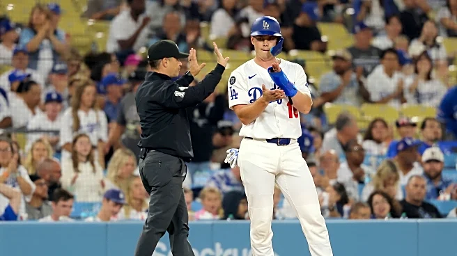 Dodgers scratch Will Smith with right hand soreness
