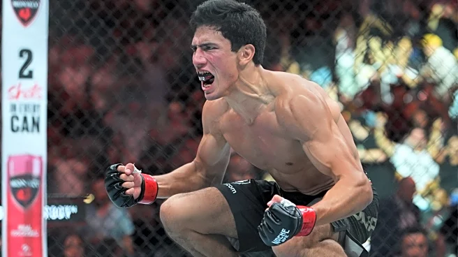 Noche UFC video: Santiago Luna gets rocked, returns fire and scores brutal knockout to finish Quang Le