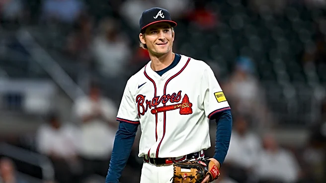 Braves bring back Luke Williams, Jake Fraley hits IL