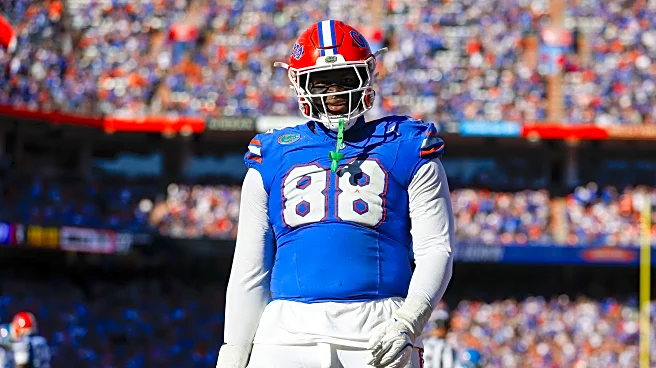 Florida Gators DT Caleb Banks out with “longer term injury”