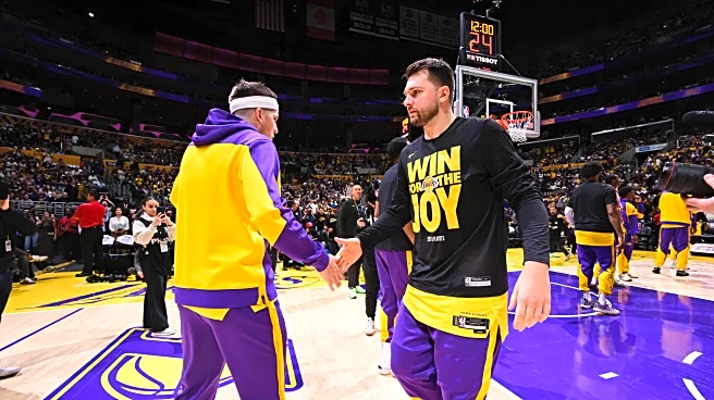 Luka Dončić practices, Austin Reaves limited ahead of Wolves game