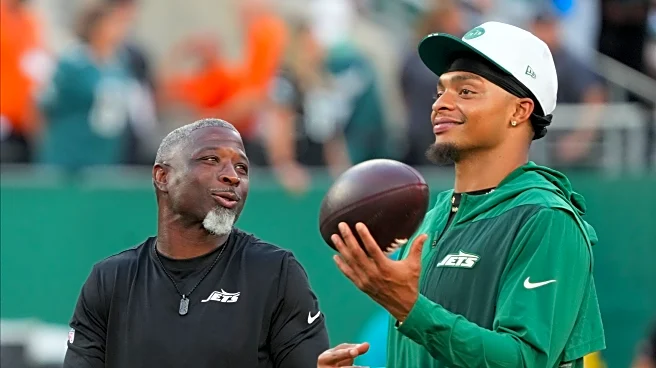 Aaron Glenn still isn’t naming his starting quarterback for the Jets’ Week 8 game against the Bengals