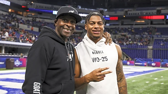 Browns roster: Team works out 6 for offense including Hall of Famer’s son
