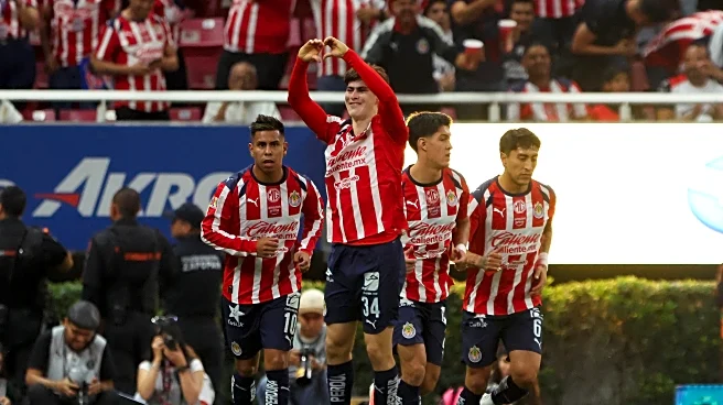 Chivas destroys Atlas to gain solid victory in the Clasico Tapatio