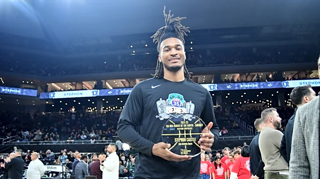 Open Thread: Spurs guard Stephon Castle will don gold NBA logo this season