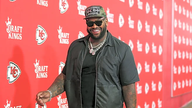 Chiefs make it official, announce re-signing of Mike Pennel