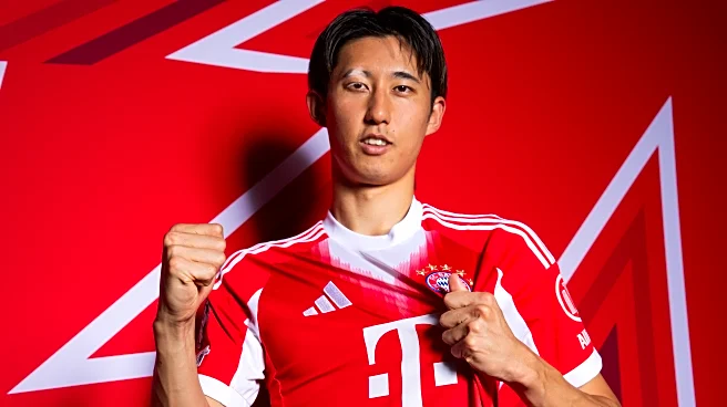 Hiroki Itō takes part in Bayern Munich team training