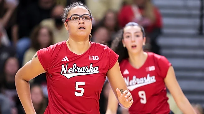 Nebraska Volleyball Stays Hungry for Wins; Sweeps Oregon