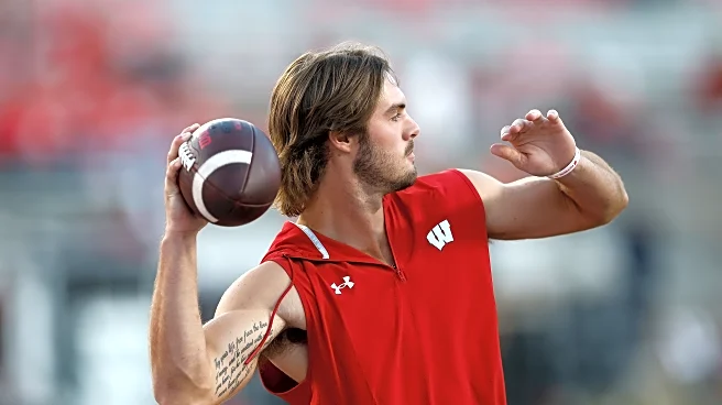 Why Carter Smith should start for the Badgers for the rest of the season