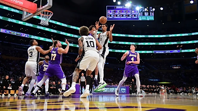 Highlights: Spurs employ balanced offensive attack