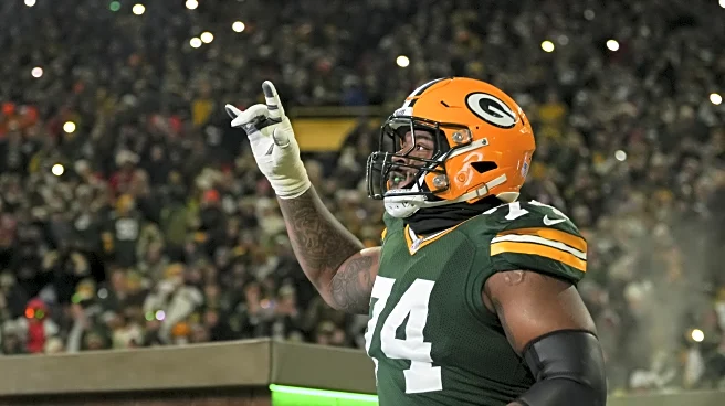 Elgton Jenkins carted to Packers locker room with ankle injury