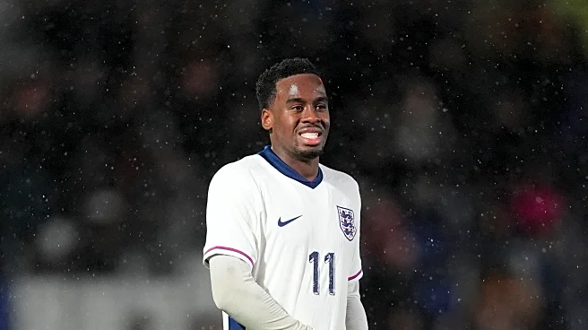 Jamie Gittens forced off with apparent injury in England U21 match