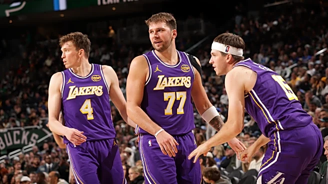 Lakers close road trip in style with win over Bucks