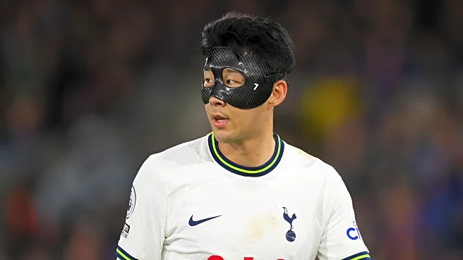 Randal Kolo Muani does not need jaw surgery, could play in mask vs. Arsenal