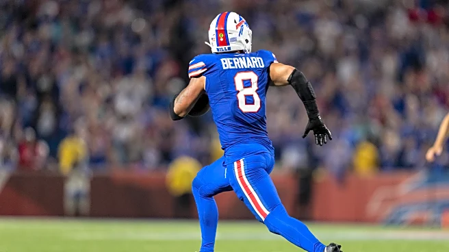 Terrel Bernard injury: Bills LB taken to locker room with arm injury