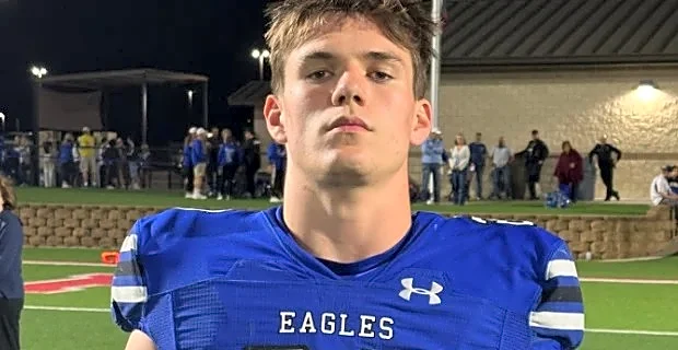 Georgetown running back Jett Walker flips to Texas