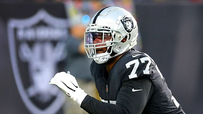 Patriots sign offensive tackle Thayer Munford Jr. to 53-man roster amid series of moves