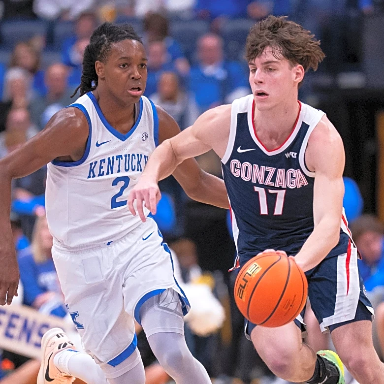 Gonzaga runs football plays in warm-ups, then runs Kentucky off the floor