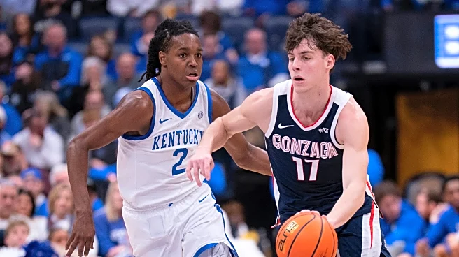 Gonzaga runs football plays in warm-ups, then runs Kentucky off the floor