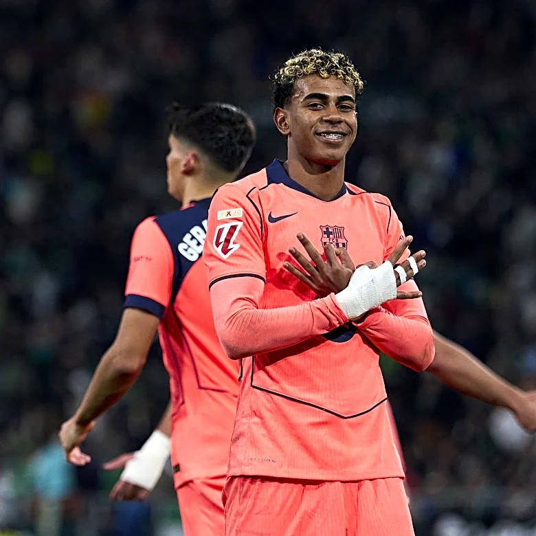 Lamine Yamal puts in a complete performance in a central position for Barcelona